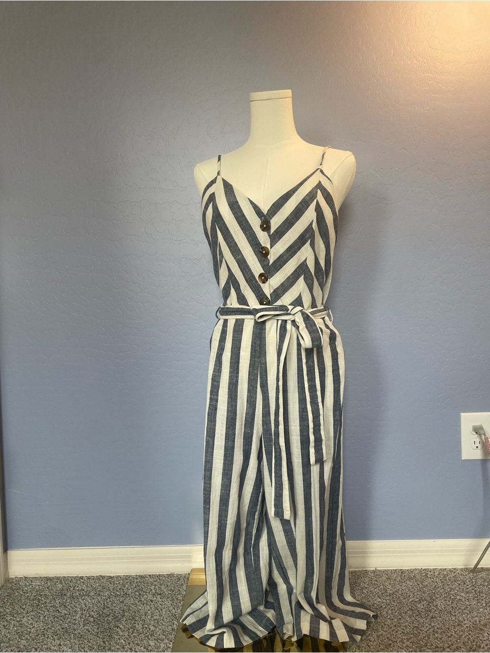 Stripped jumpsuit cropped legs